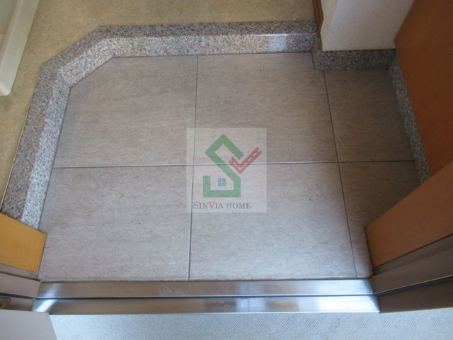 西東京市東町5丁目マンションの玄関