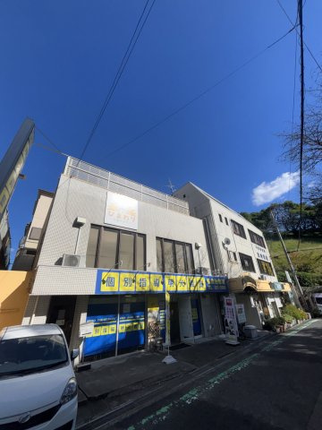 東山ビルの外観