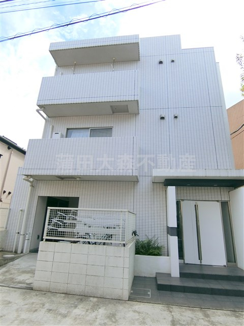 L-Flat(エルフラット池上の外観|2007年8月築　RC鉄筋コンクリート造地上4階地下1階建て総戸数23戸の分譲賃貸マンション
東急池上線池上駅最寄りの東京都大田区池上1丁目の落ち着いた住環境！