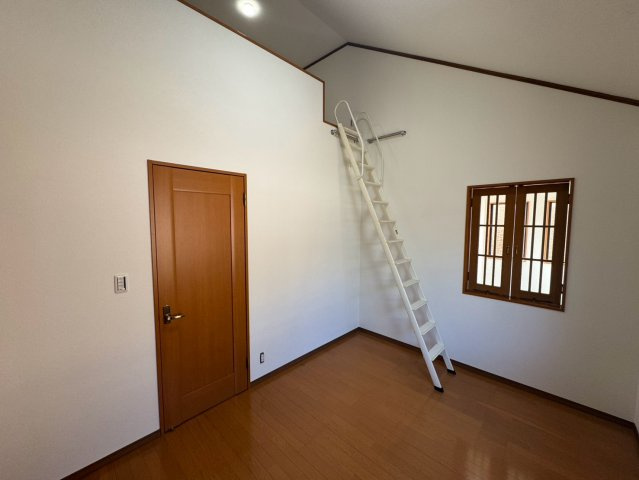 宇都宮市簗瀬３丁目中古住宅の洋室