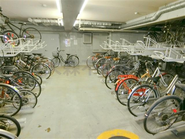 スカイコート大森第５のその他共用部分|屋根付きラック式の駐輪場