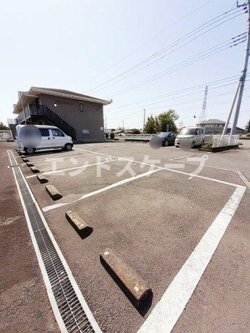 アヴニュ・カーサの駐車場|高崎、前橋のお部屋探しはエンドスケープまで！お客様の理想お聞かせ下さい♪