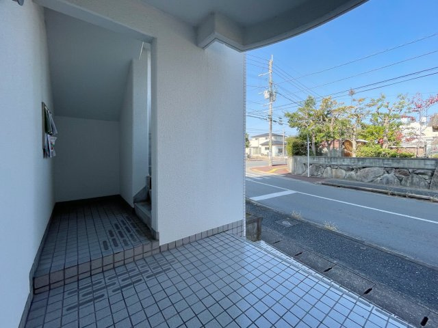 ハイム古屋のエントランス|落ち着いたエントランスです