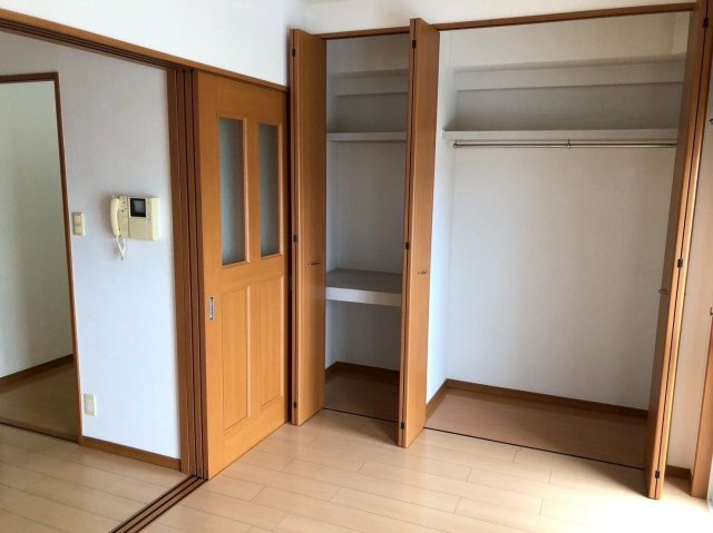 エスタシオンの収納|同建物別部屋 現況優先