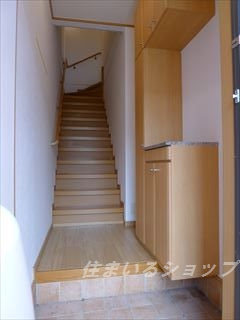サニーレジデンスＦⅡの玄関|大型シューズボックス