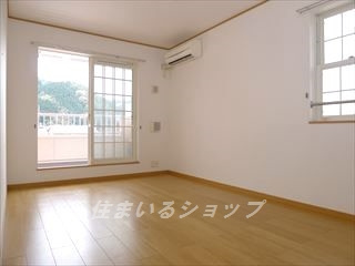 サニーレジデンスＦⅡの居間・リビング
