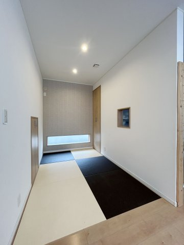 【中古戸建】前橋市元総社町の和室|■和室｜「続き間の和室」は子育て世代にこそ適しています。お子様のお昼寝スペースや、洗濯物をたたむのに便利です。客間やリビングの延長としても使えます。