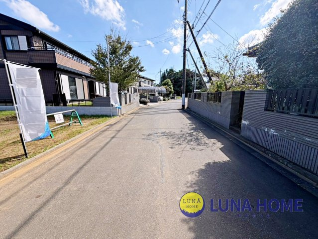 龍ケ崎市平台Ⅰ　新築戸建　B号棟の前面道路含む現地写真