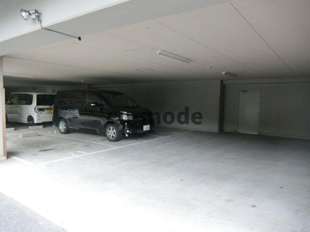 グリーンガーデンの駐車場