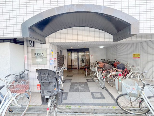 レクシア木川東のエントランス