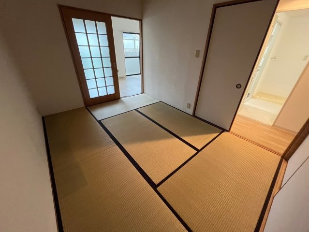 サンシャイン江坂　仲介手数料無料の寝室