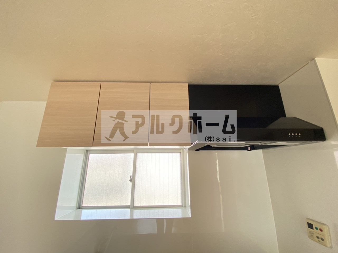 ヒュッゲハウスのキッチン|別タイプの部屋の施工事例。現況優先。