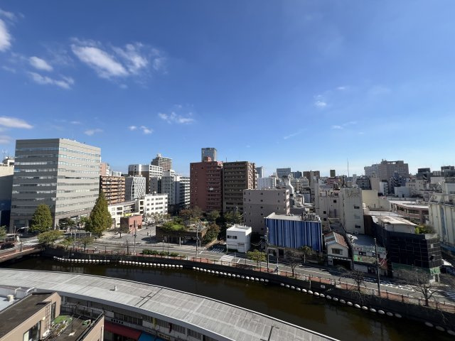 たまには休日に昼飲みとかしちゃう？野毛がもはや庭！飲んだ次の日はみなとみらいをランニングしてリセット♪な【リノベ／シーガルパレス桜木町】の展望