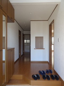 【玄関】 | 川西市丸山台3丁目4の23　中古一戸建て