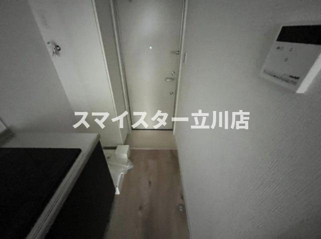 フローレンスべリー東村山の玄関