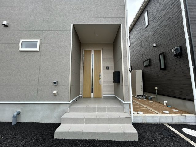 クレイドルガーデン加東市藤田第4　４号棟のエントランス
