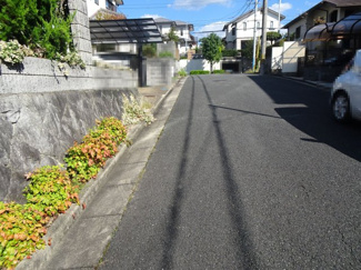 【前面道路含む現地写真】 | 川西市丸山台2丁目6の17　中古一戸建て