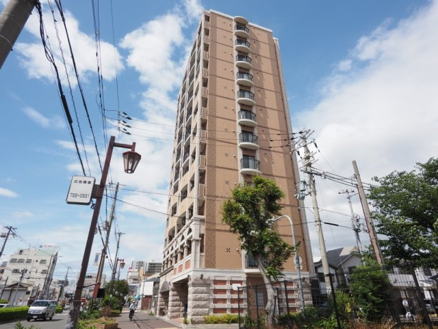 Luxe布施南の外観