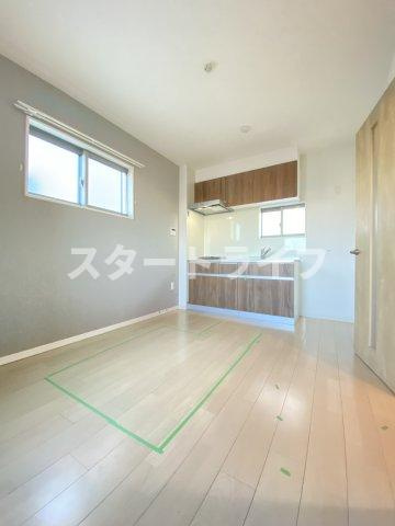 大阪市淀川区西中島１丁目のアパートの居間・リビング