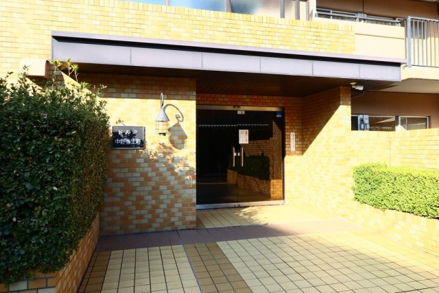 ドルミ中野弥生町のエントランス|清潔なエントランスです