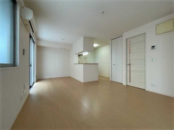 Ｓｕｎｎｙ　Ｆｌａｔ　ＹＡＳＵＤＡの居間・リビング