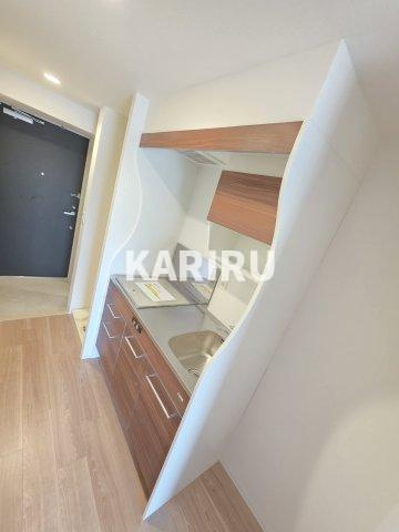セレニテ蒲生四丁目駅前アリエのキッチン|階数・部屋によってカラーパターン有（カームブルー・ヘリンボーン・マーブルグレー）