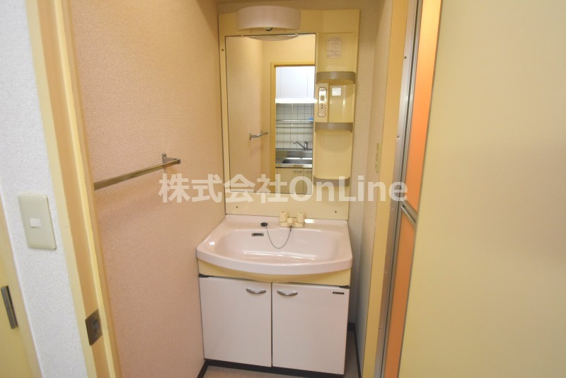 東大阪市源氏ケ丘の賃貸マンションの独立洗面台