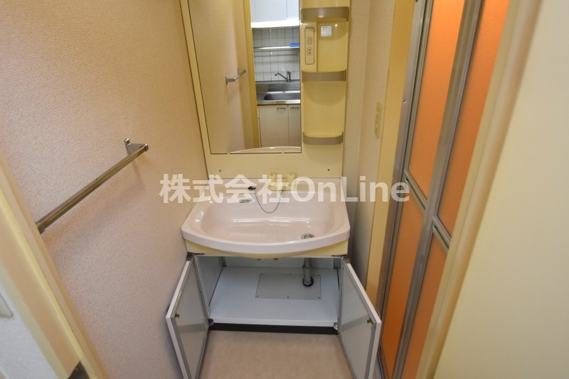 東大阪市源氏ケ丘の賃貸マンションの独立洗面台