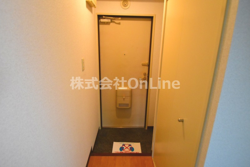 東大阪市源氏ケ丘の賃貸マンションの玄関