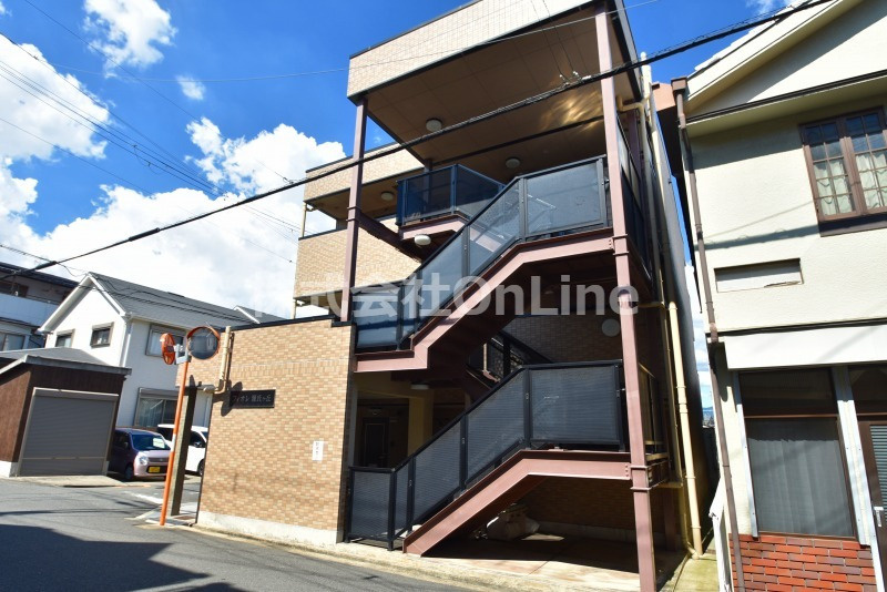 東大阪市源氏ケ丘の賃貸マンションの外観