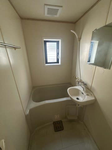 アンダンテ若宮の浴室