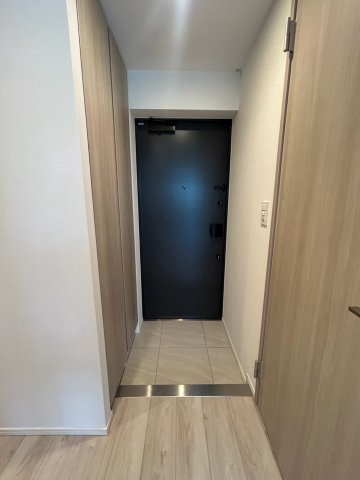 MAXIV CROS 横浜大口通の玄関