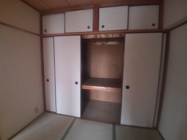 妟如ビルの収納