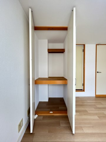 グランシャレー梅島の収納