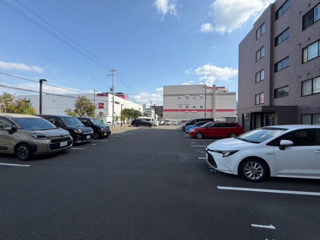リブウェル平岸の駐車場