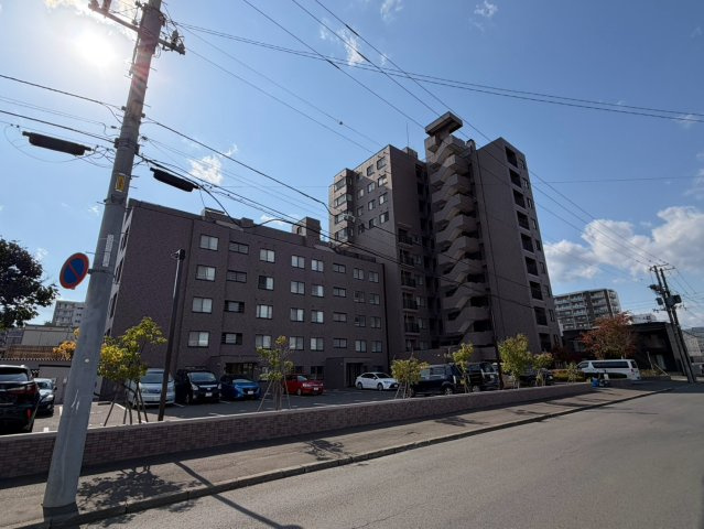 リブウェル平岸の外観