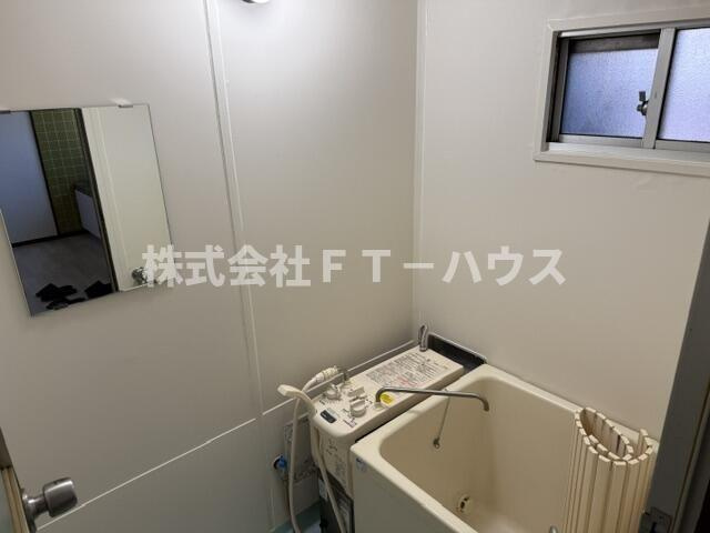 Ｋａｇｕｙａ海神６丁目２０２号室の浴室
