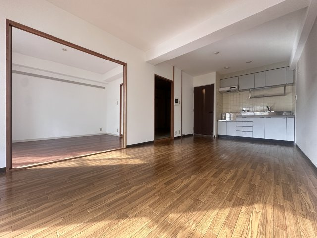 ルミエールコート住吉の居間・リビング