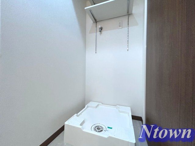 【設備】 | ザ・シンフォニア新栄 | 洗濯機置き場です。