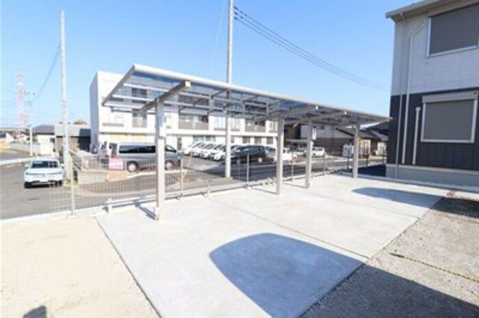 アローパルクの駐車場