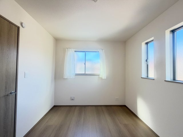 清水町長沢730　新築　全1棟の洋室