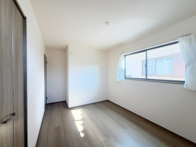 清水町長沢730　新築　全1棟の洋室