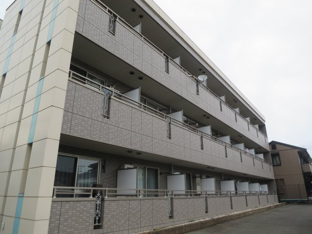 クレセント東伏見の外観