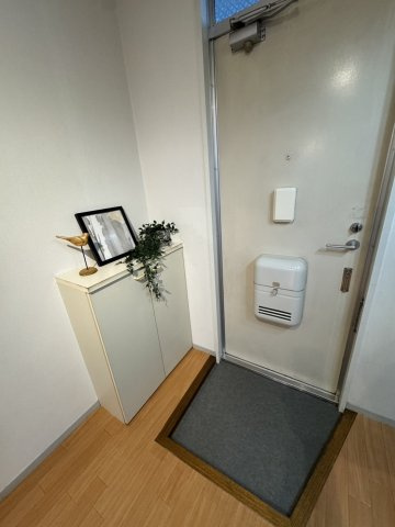 姫路市砥堀のハイツの玄関
