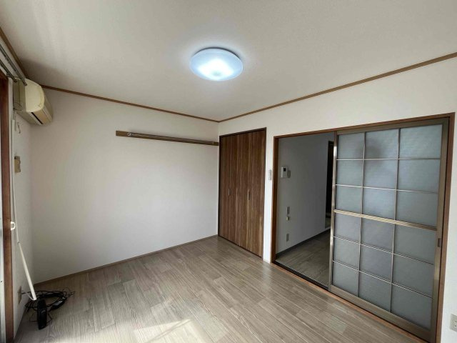 姫路市砥堀のハイツの洋室