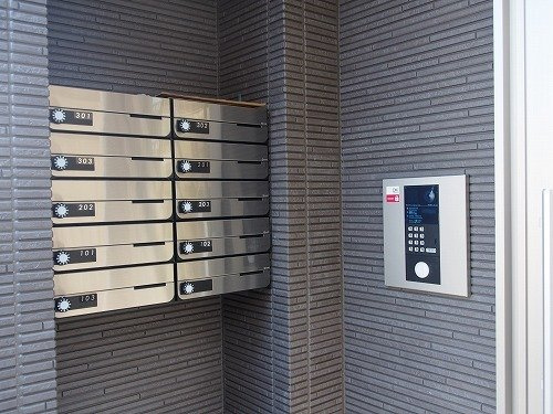 メゾンサンライズのエントランス