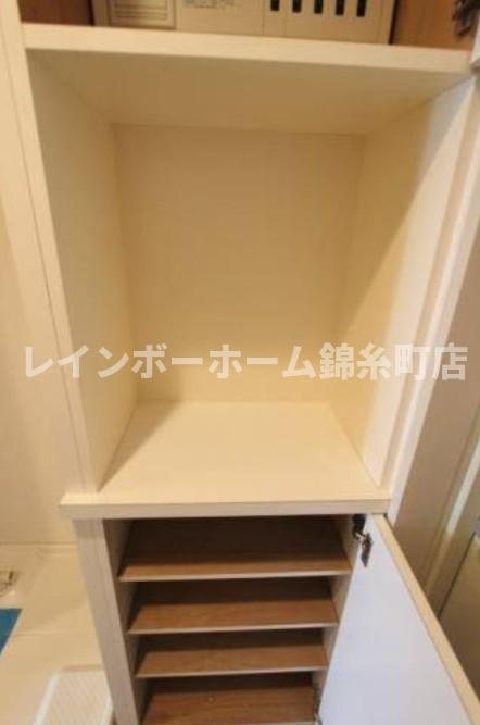 興和太平アパートメントの玄関