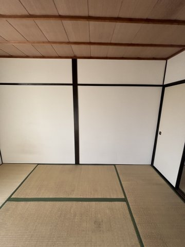 城垣町テラスハウスの和室