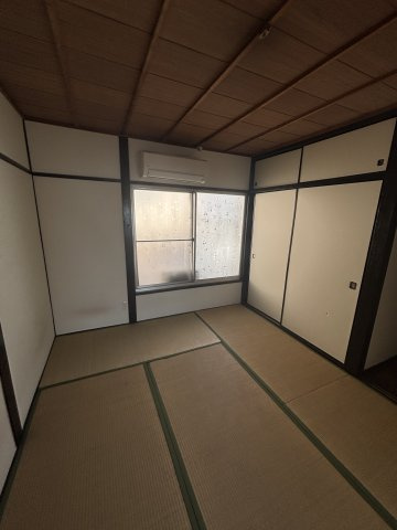 城垣町テラスハウスの和室