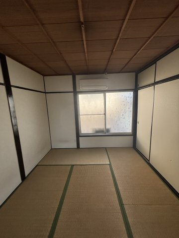 城垣町テラスハウスの和室